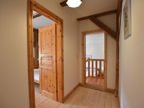 1 Schlafzimmer, Babybetten, Bettwäsche