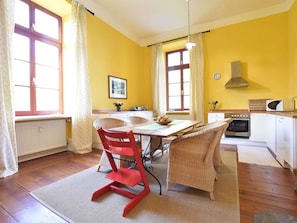 Apartment | Dining