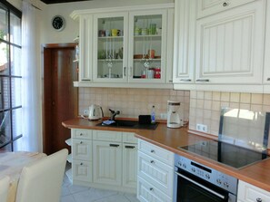 Villa | Eigene Küche | Hochstuhl