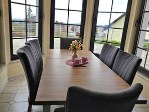 Villa | Dining