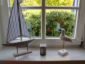 1 Schlafzimmer, Babybetten, individuell eingerichtet