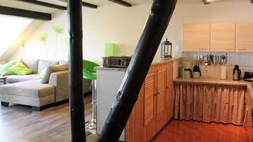 Kühlschrank, Mikrowelle, Ofen, Geschirrspüler
