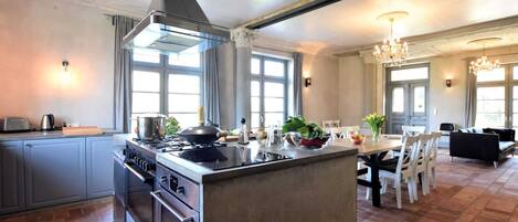 Appartement | Cuisine privée | Chaise haute