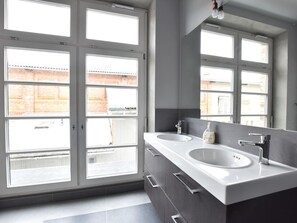 Apartemen | Kamar mandi