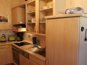 Coffee/tea maker, fridge, microwave, oven - Gorgeous Apartment in Klütz With Covered Terrace (Kluetz)