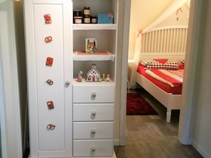 2 bedrooms, individually furnished, bed sheets - Beautiful Cottage With Fenced Garden in Kransevitz (Putbus)