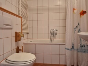 Apartment | Badezimmer | Duschwanne