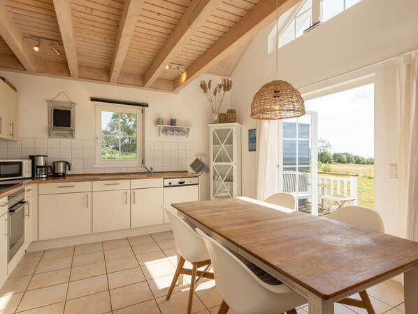 House | Private kitchen - Bungalow by the Sea With Sauna in Germany (Sierksdorf)