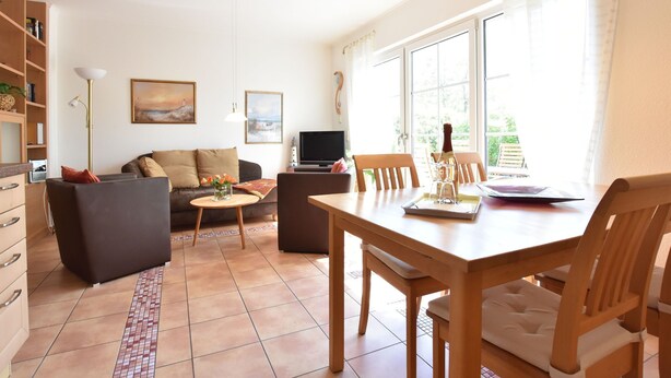 Living room - Charming Apartment in Börgerende-rethwisch With Sauna (Boergerende-Rethwisch)