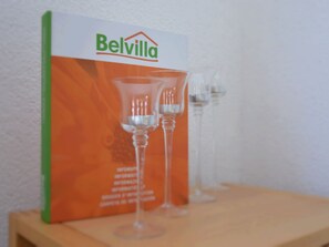 2 Schlafzimmer, individuell eingerichtet, Bettwäsche