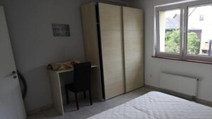 Room amenity - Cosy Holiday Home in Hürth With Balcony (Huerth)