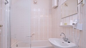 Bathroom - Quiet Apartment in Wildemann in the Upper Harz With Balcony (Landkreis Goslar)