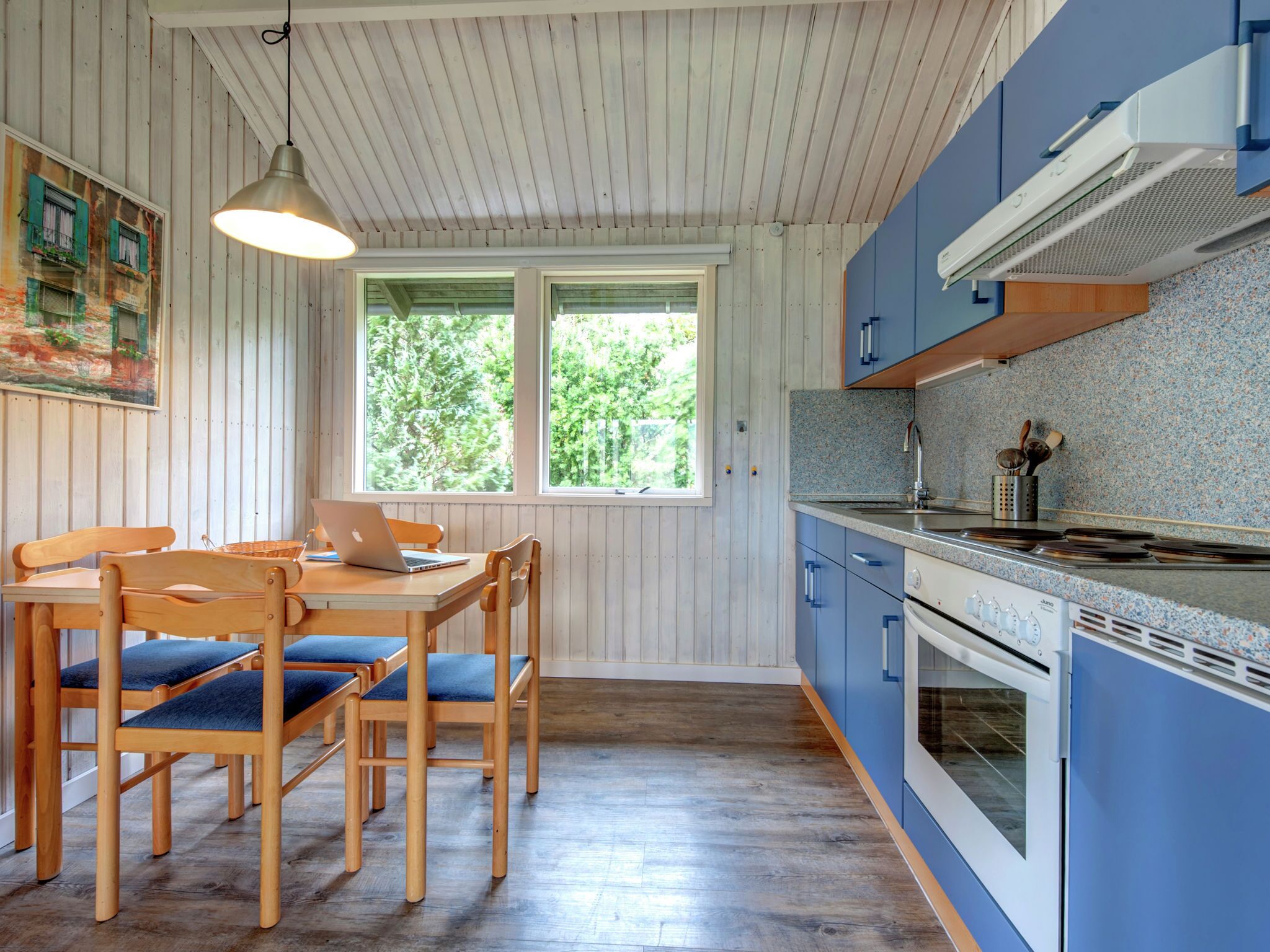 House | Private kitchen | Oven, coffee/tea maker, highchair
