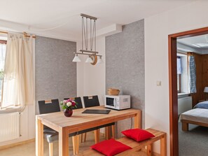 Dining - Central Apartment at the Edge of the Forest (Goslar)