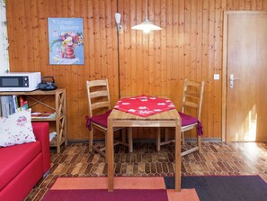 Dining - Simple Property in Active Cattle Farm (Meisburg)