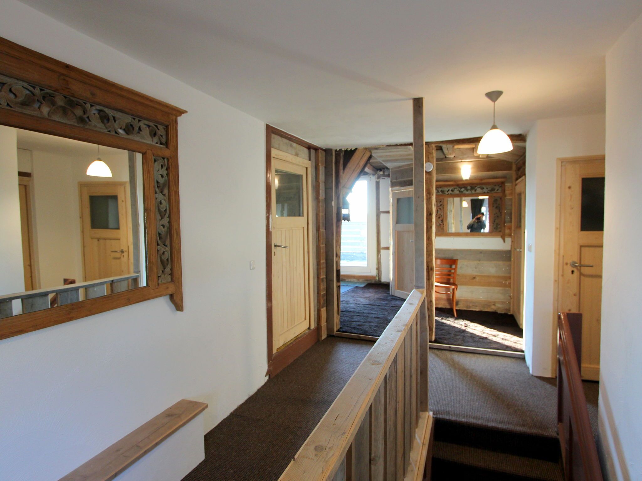 5 bedrooms, minibar, individually furnished, bed sheets