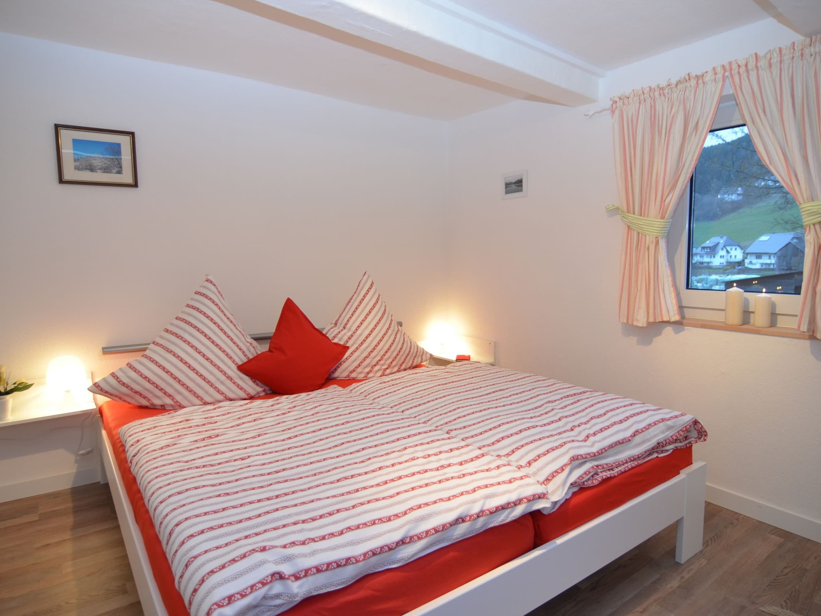 Apartment | 2 bedrooms, individually furnished, bed sheets