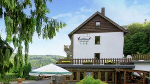 Unclassified image, 3 of 36, button - Group Accommodation in a Fabulous Location in the Eifel National Park (Simmerath)