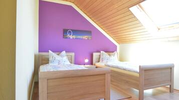 Apartment | 3 bedrooms, individually furnished, bed sheets