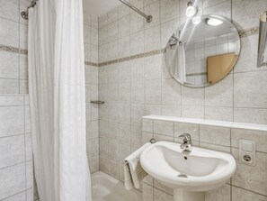 Apartment | Badezimmer | Dusche