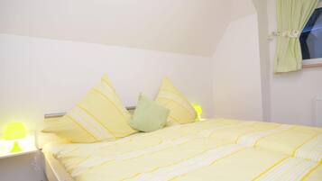 Apartment | 2 bedrooms, individually furnished, bed sheets