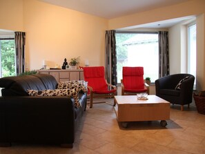 Fireplace, DVD player - Spacious Holiday Home in Hinterhausen Near Forest (Gerolstein)