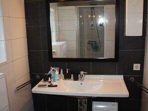 Combined shower/tub - Holiday Home in the Sauerland Region (Warstein)