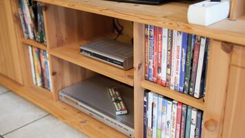 1 phòng ngủ, trang bị nội thất với thiết kế riêng biệt, bộ trải giường