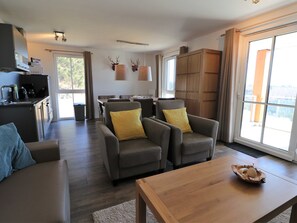 Living room - Beautiful Apartment in Neuastenberg Near Ski Area (Winterberg)