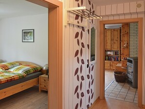 1 Schlafzimmer, individuell eingerichtet, Bettwäsche