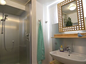 Towels - Spacious Apartment in Langewiese With Garden (Winterberg)