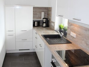 Fridge, oven, dishwasher, coffee/tea maker - Apartment with Terrace & Carport in Winterberg near Ski Lifts (Winterberg)
