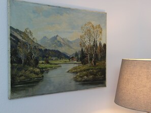 2 Schlafzimmer, individuell eingerichtet, Bettwäsche