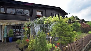 Unclassified image, 2 of 37, button - Large Apartment With Garden, two Terraces and a View of the Harz Mountains (Bad Lauterberg)