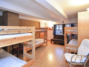 House | 6 bedrooms, individually furnished - Altes Ferienhaus mit Sauna in Heinsberg (Kirchhundem)