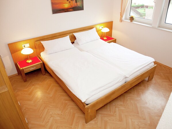 Apartment | 4 bedrooms, individually furnished, bed sheets - Ruckzugsort in Mossautal-huttenthal (Mossautal)