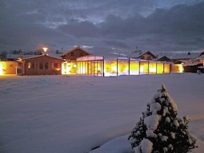 House | Pool | Outdoor pool - Charming Holiday Home Near the Bavarian Alps (Uebersee)