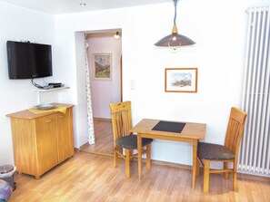 Apartment | Dining