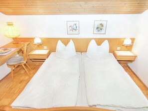 2 bedrooms, individually furnished, bed sheets - Ferienwohnung in den Ruhpoldinger Bergen (Ruhpolding)