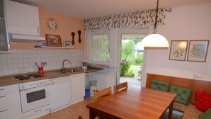 Private kitchen - Quaint Apartment Near Forest in Thurmansbang (Thurmansbang)