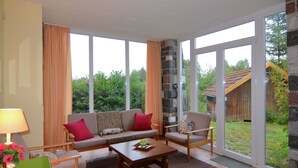 Living room - Quaint Apartment Near Forest in Thurmansbang (Thurmansbang)