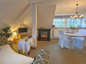 Living room - Holiday Home With Garden in Weissenbrunn (Weissenbrunn)