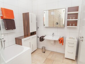 Bathroom - Modern Apartment in Zella-mehlis With Private Lawn (Zella-Mehlis)