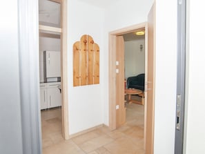 1 bedroom, individually furnished, bed sheets - Modern Apartment in Zella-mehlis With Private Lawn (Zella-Mehlis)