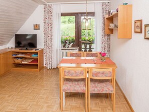Dining - Elegant Apartment in Simonswald With Sauna (Simonswald)