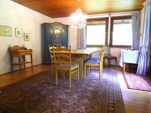 Dining - Detached Country House With a Tiled Stove in a Quiet, Secluded Location in the Black Forest (Triberg im Schwarzwald)