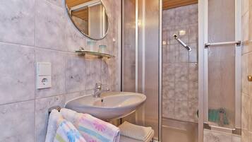 Shower dan handuk