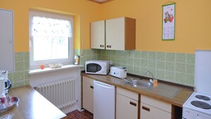 Refrigerador, microondas y horno 