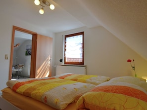 House | Room amenity - Pleasant Holiday Home in Herzogenaurach near River (Herzogenaurach)
