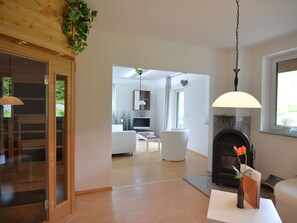 Living room - Modern Apartment in Thuringian Forest With Fireplace, Infrared Sauna and Terrace (Suhl)